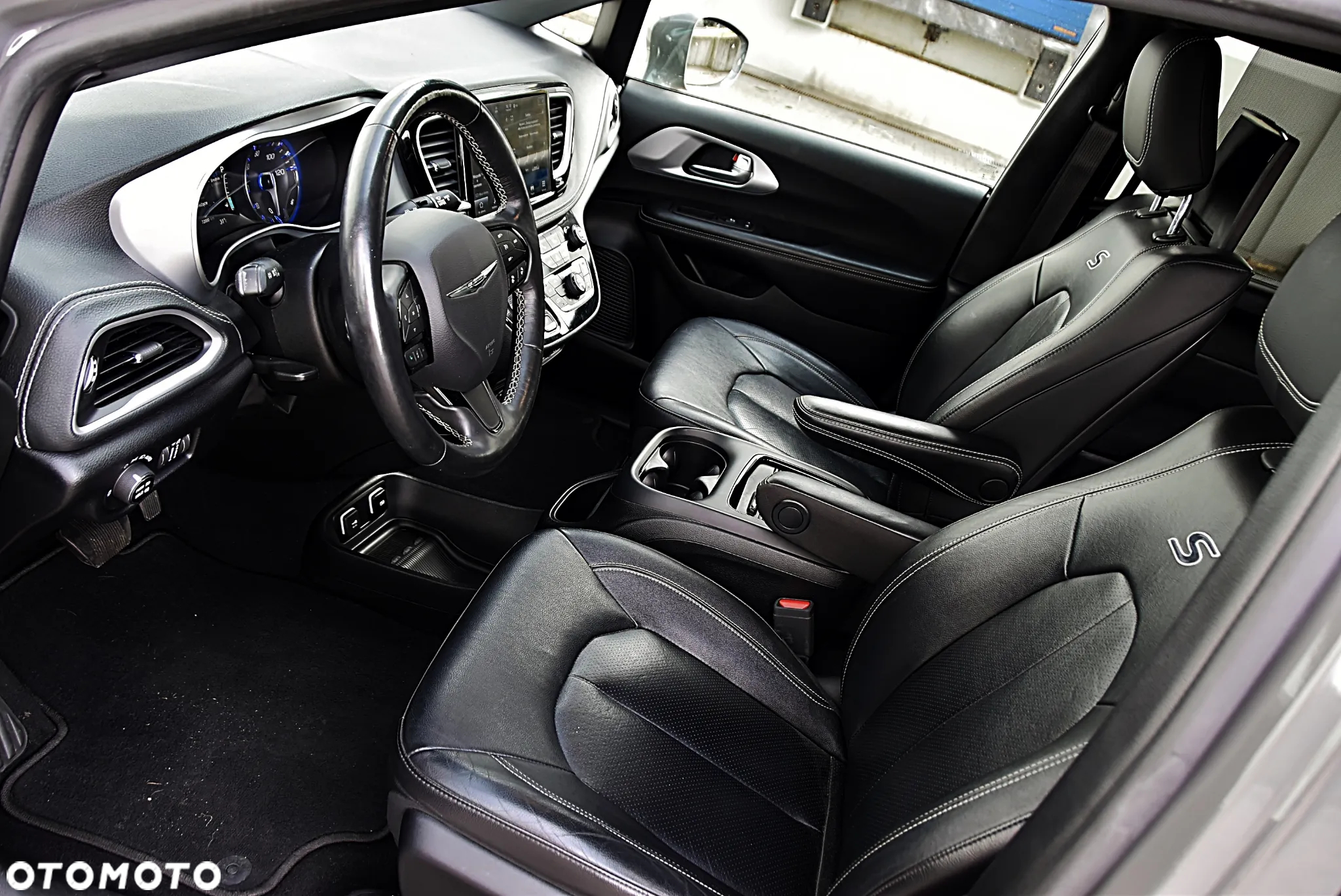 Chrysler Pacifica - 13