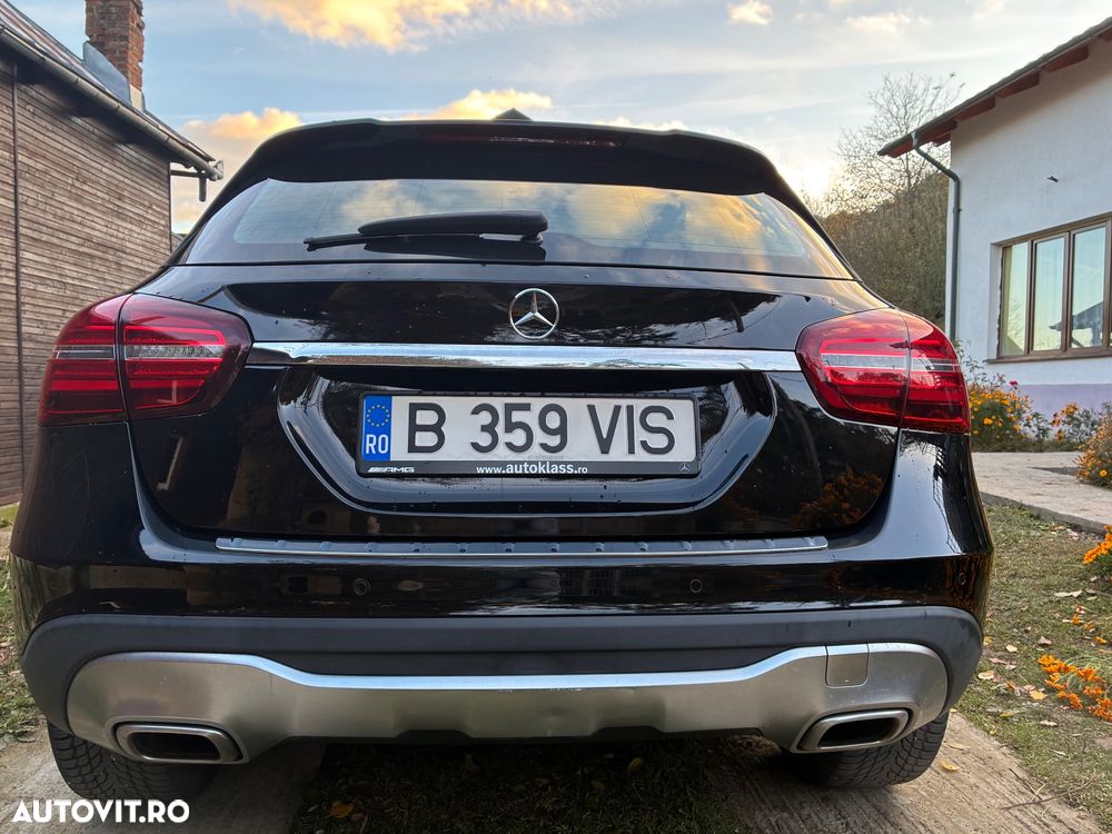 Mercedes-Benz GLA - 13