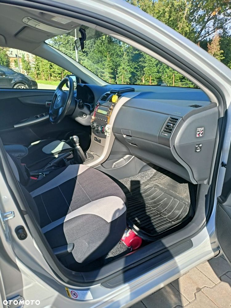 Toyota Corolla 2.0 D-4D Premium - 8