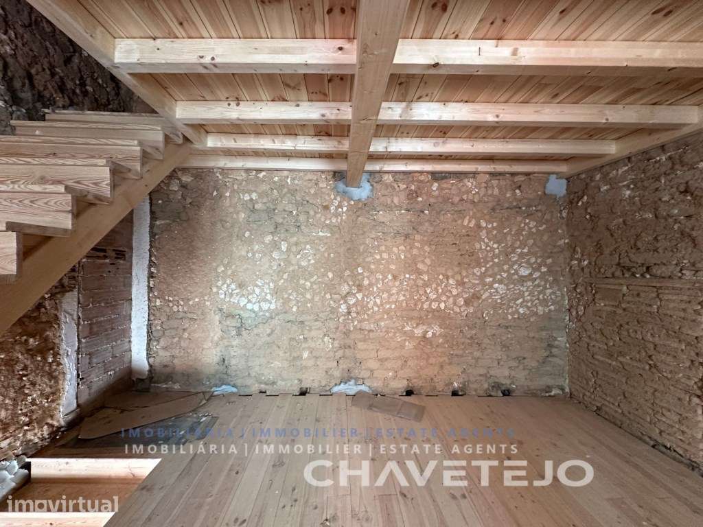 Prédio para recuperar no centro histórico de Tomar. - Grande imagem: 3/15