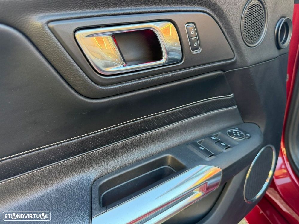 Ford Mustang 2.3i EcoBoost Aut. - 24