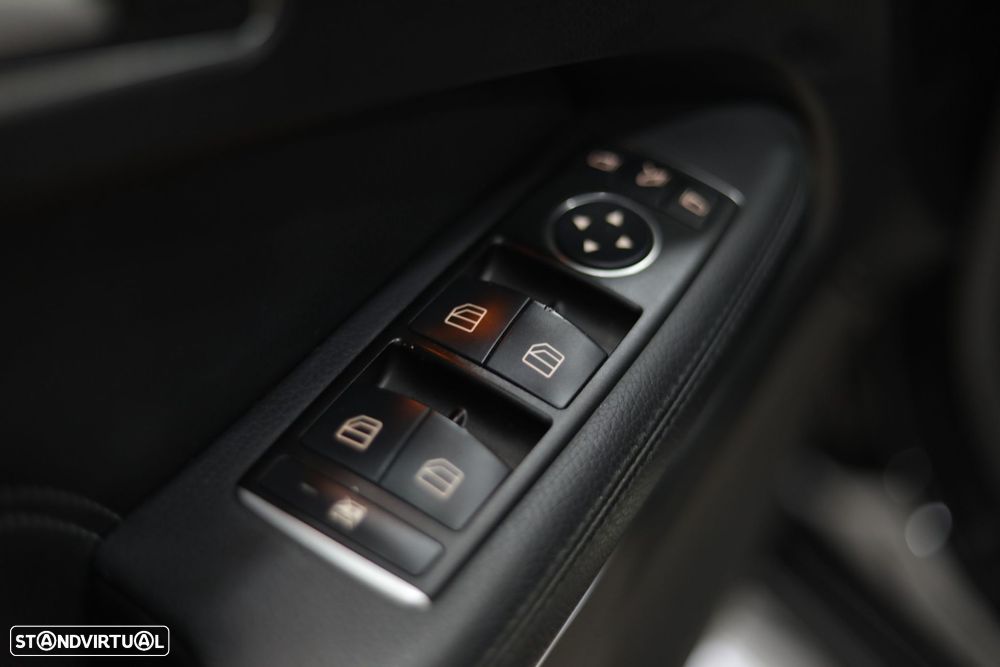 Mercedes-Benz E 250 BlueTEC Avantgarde Auto. - 23