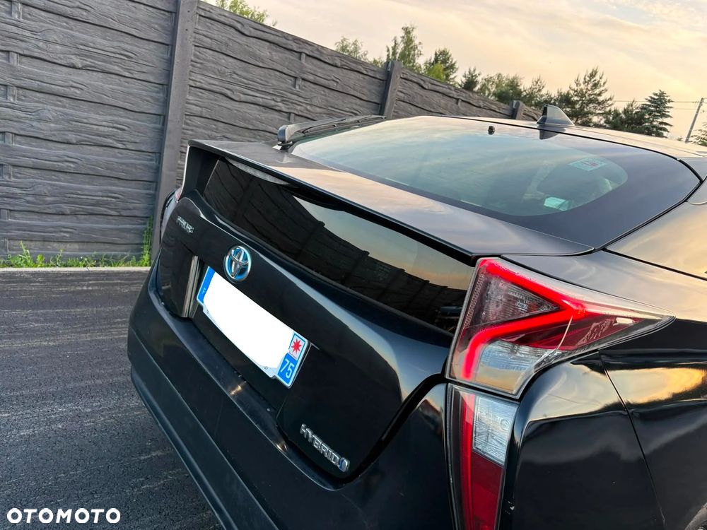Toyota Prius Hybrid - 23