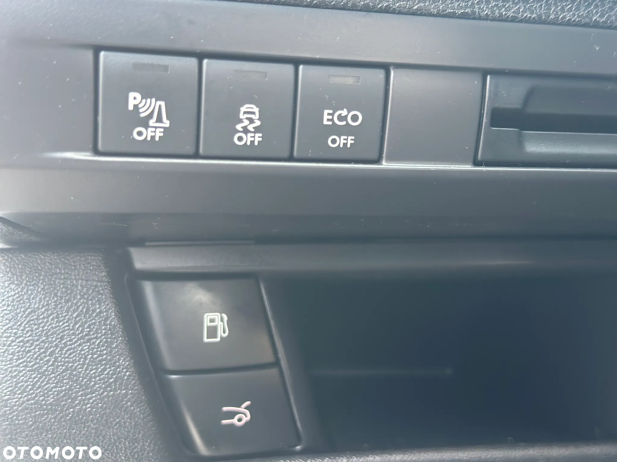 Citroën DS5 2.0 BlueHDi SoChic - 28