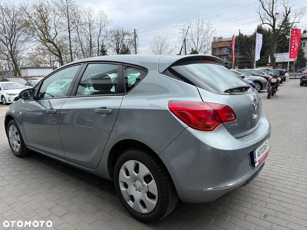 Opel Astra 1.6 Enjoy EU6 - 17