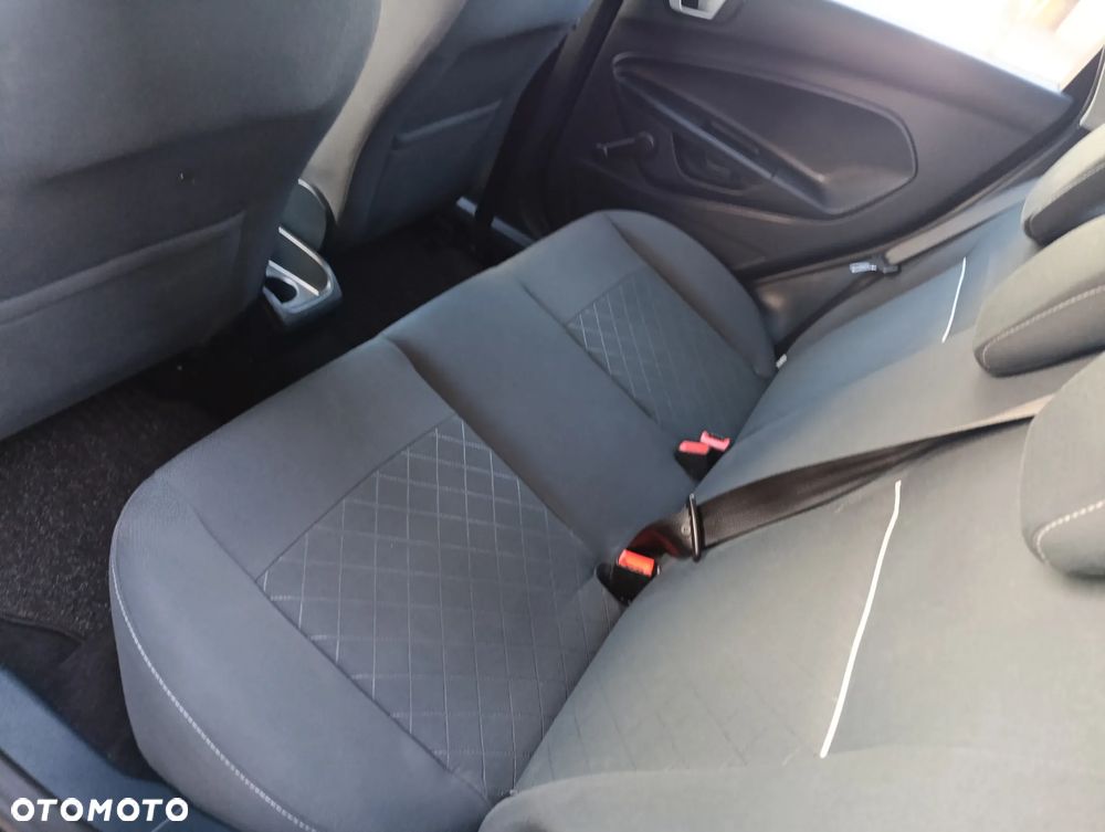 Ford Fiesta 1.25 Celebration - 18