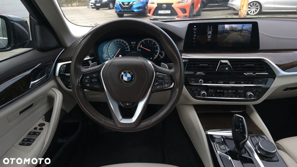 BMW Seria 5 530i Luxury Line - 32