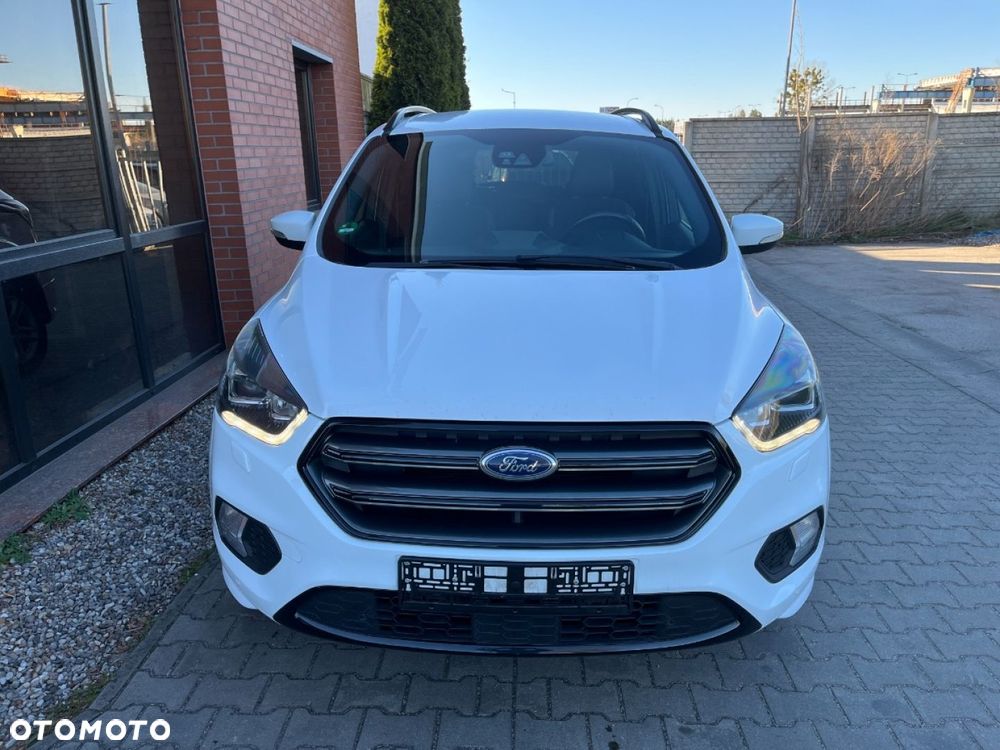 Ford Kuga 1.5 EcoBoost 2x4 ST-Line - 4