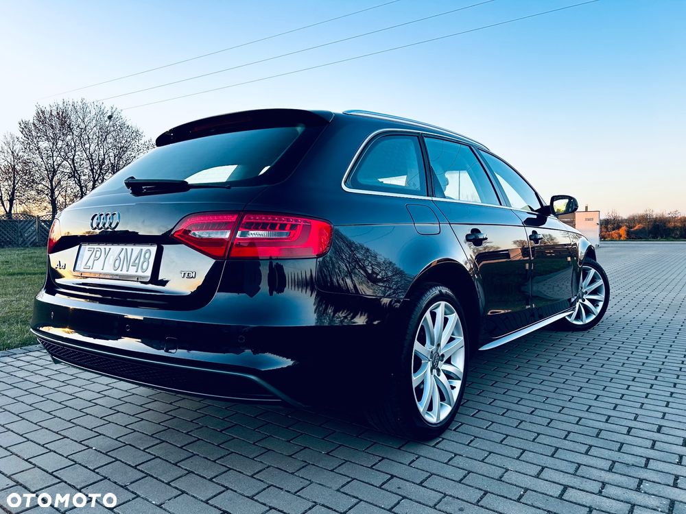 Audi A4 Avant 2.0 TDI DPF clean diesel multitronic S line Sportpaket - 3