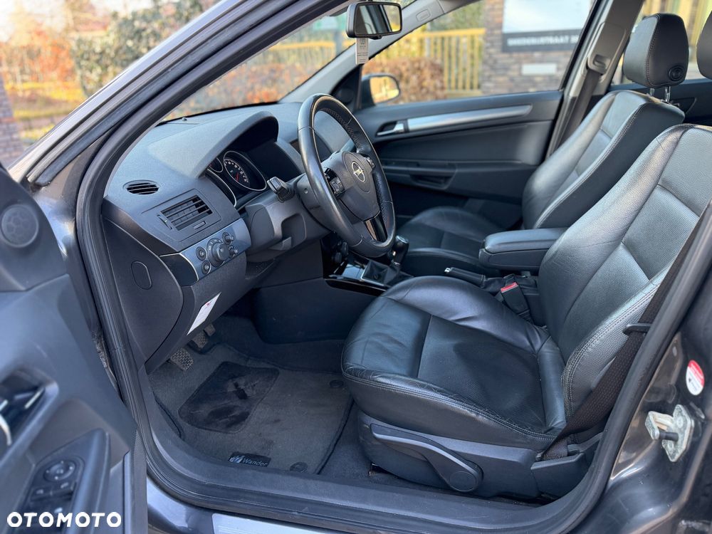 Opel Astra 1.6 Color Edition - 24