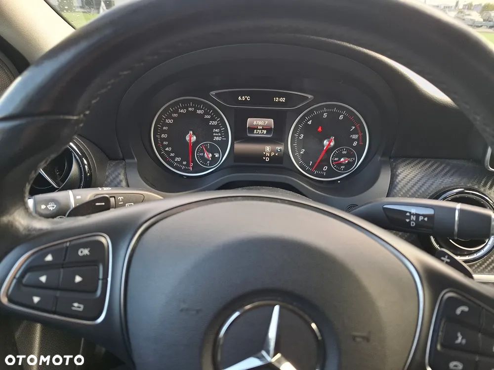 Mercedes-Benz GLA 180 7G-DCT Urban - 8