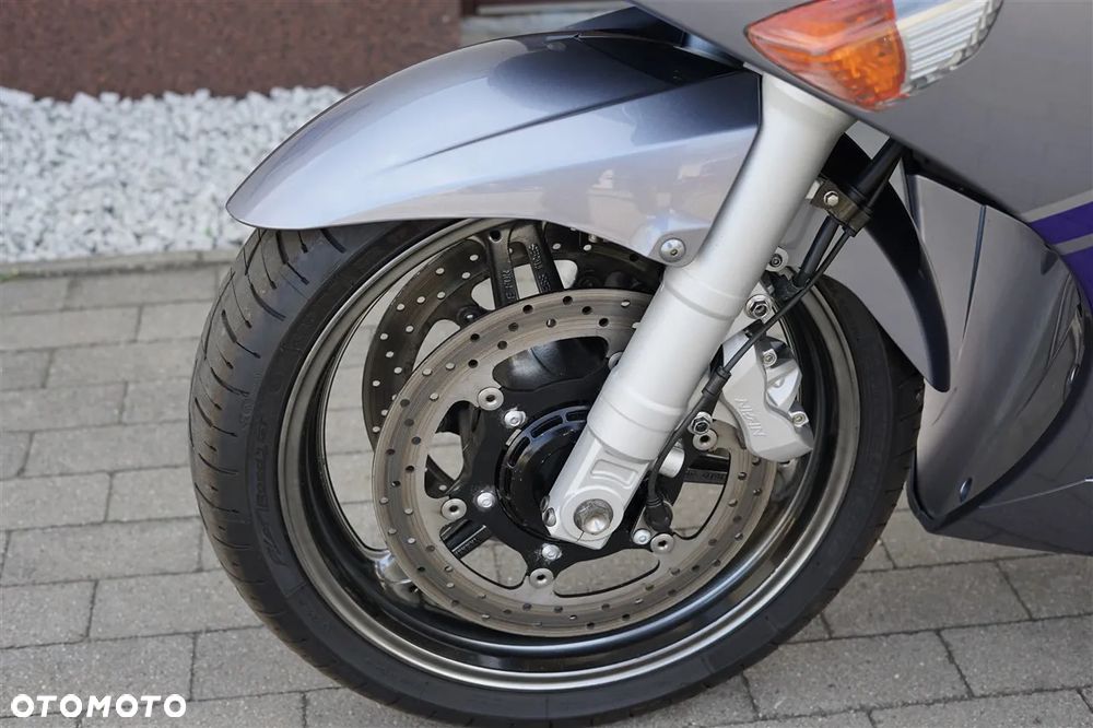 Yamaha FJR - 33