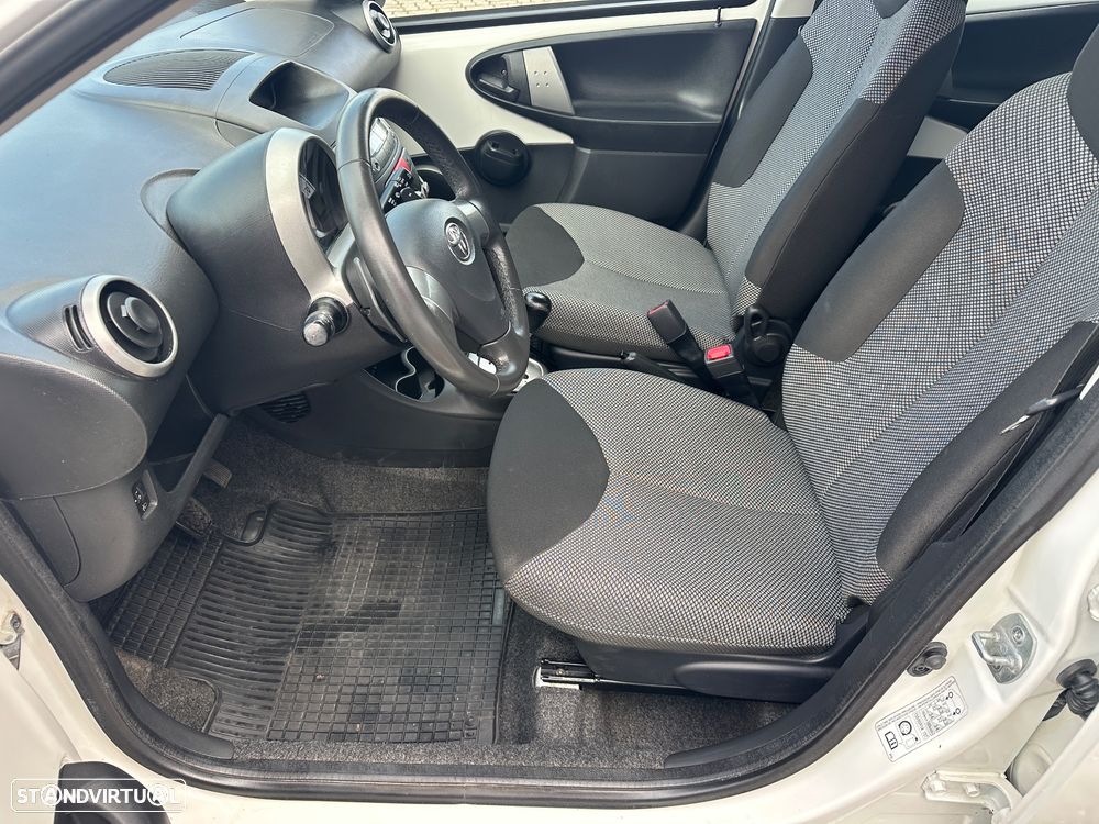 Toyota Aygo Multi Mode Cool - 12