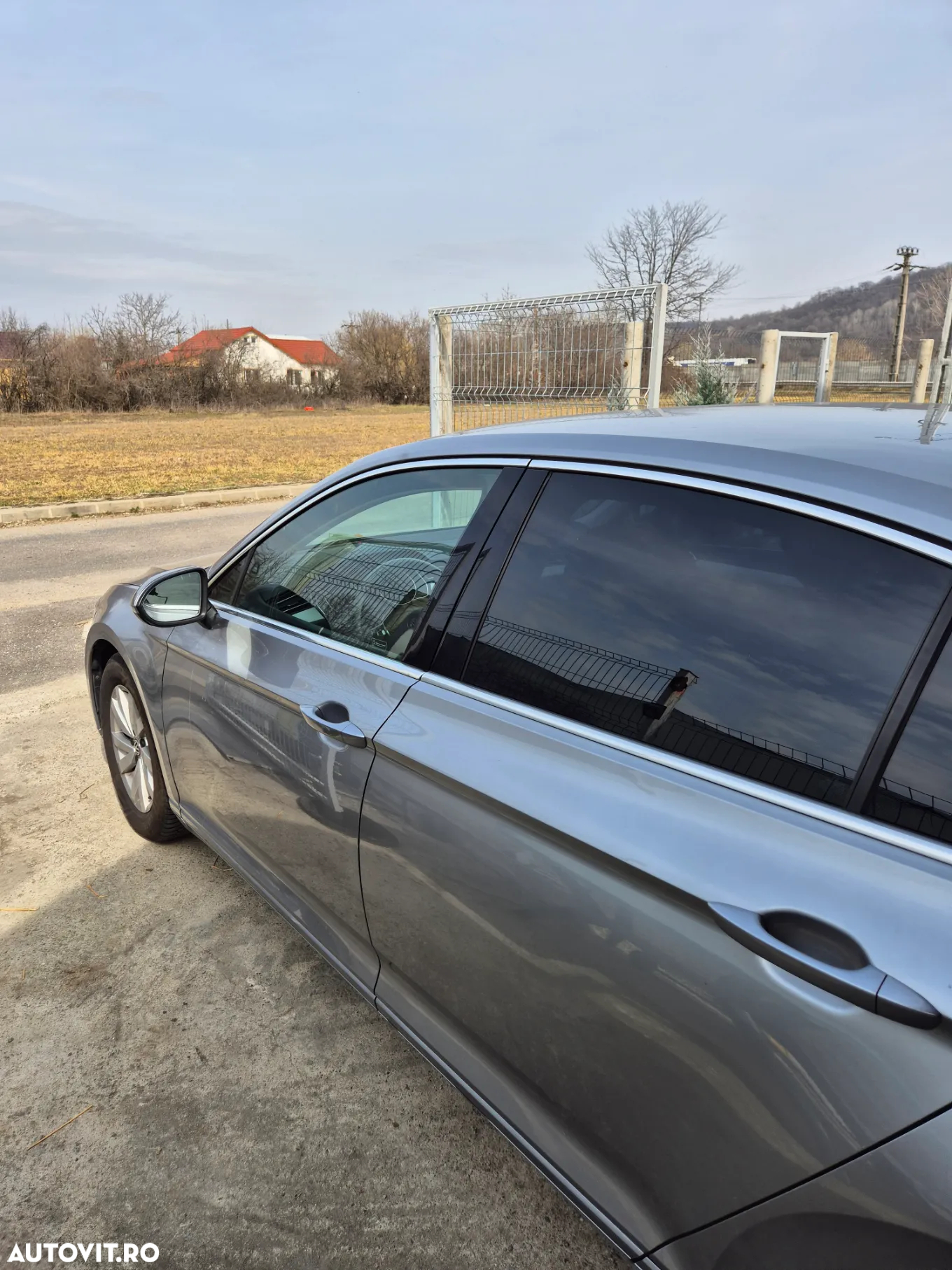 Volkswagen Passat - 4