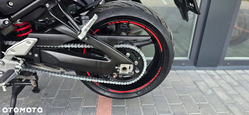 Yamaha FZ - 34