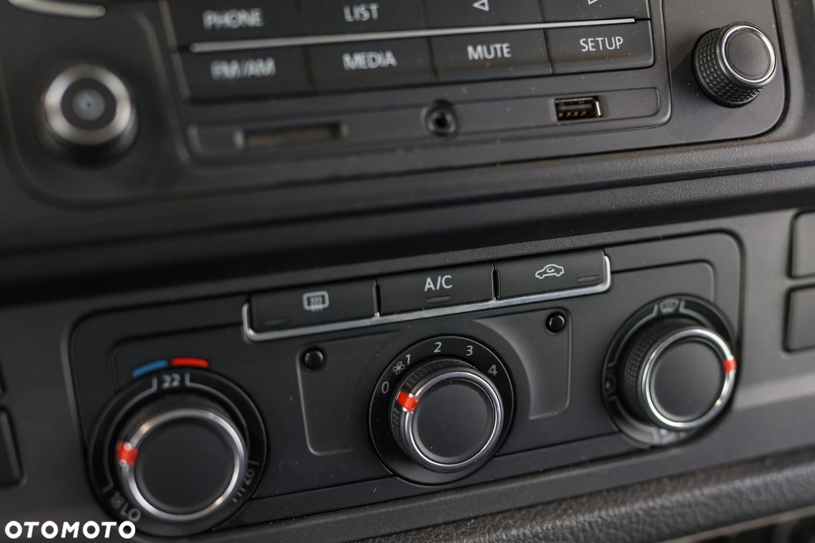 Volkswagen Transporter - 25
