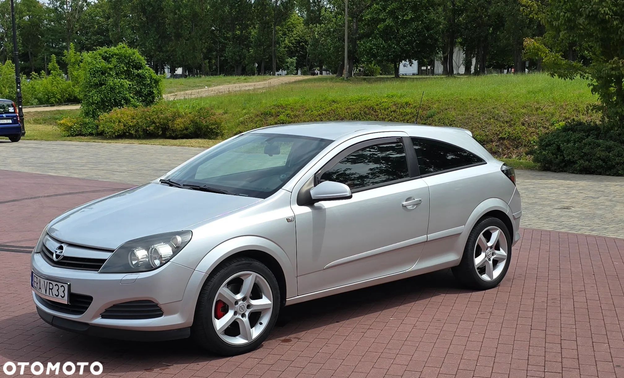 Opel Astra GTC 1.8 Sport - 1