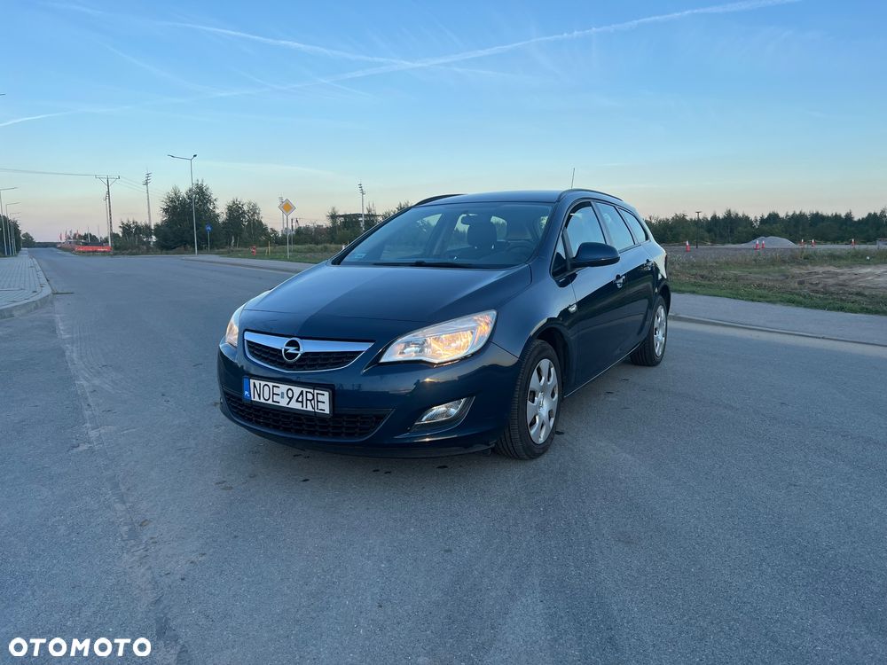 Opel Astra 2012 photo 3