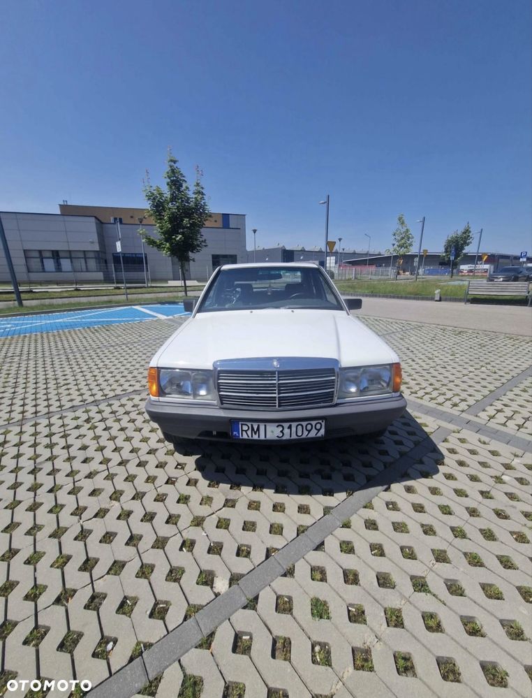Mercedes-Benz W201 (190) - 2