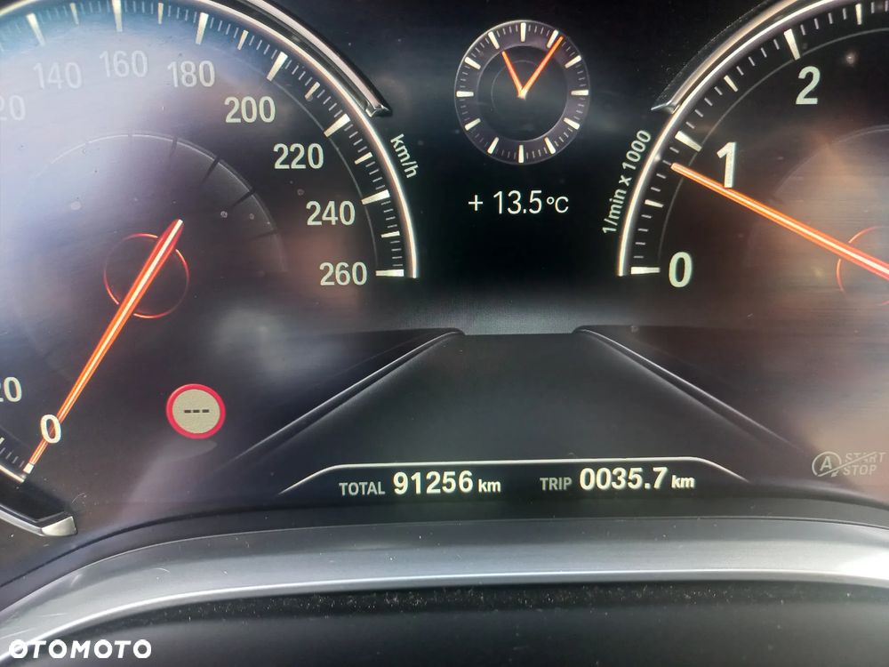 BMW Seria 7 750i xDrive - 11