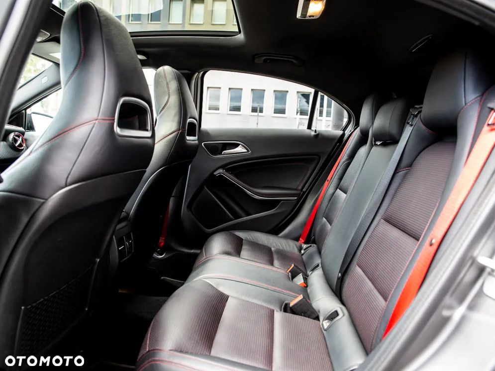 Mercedes-Benz Klasa A AMG 45 4Matic AMG Speedshift 7G-DCT - 28