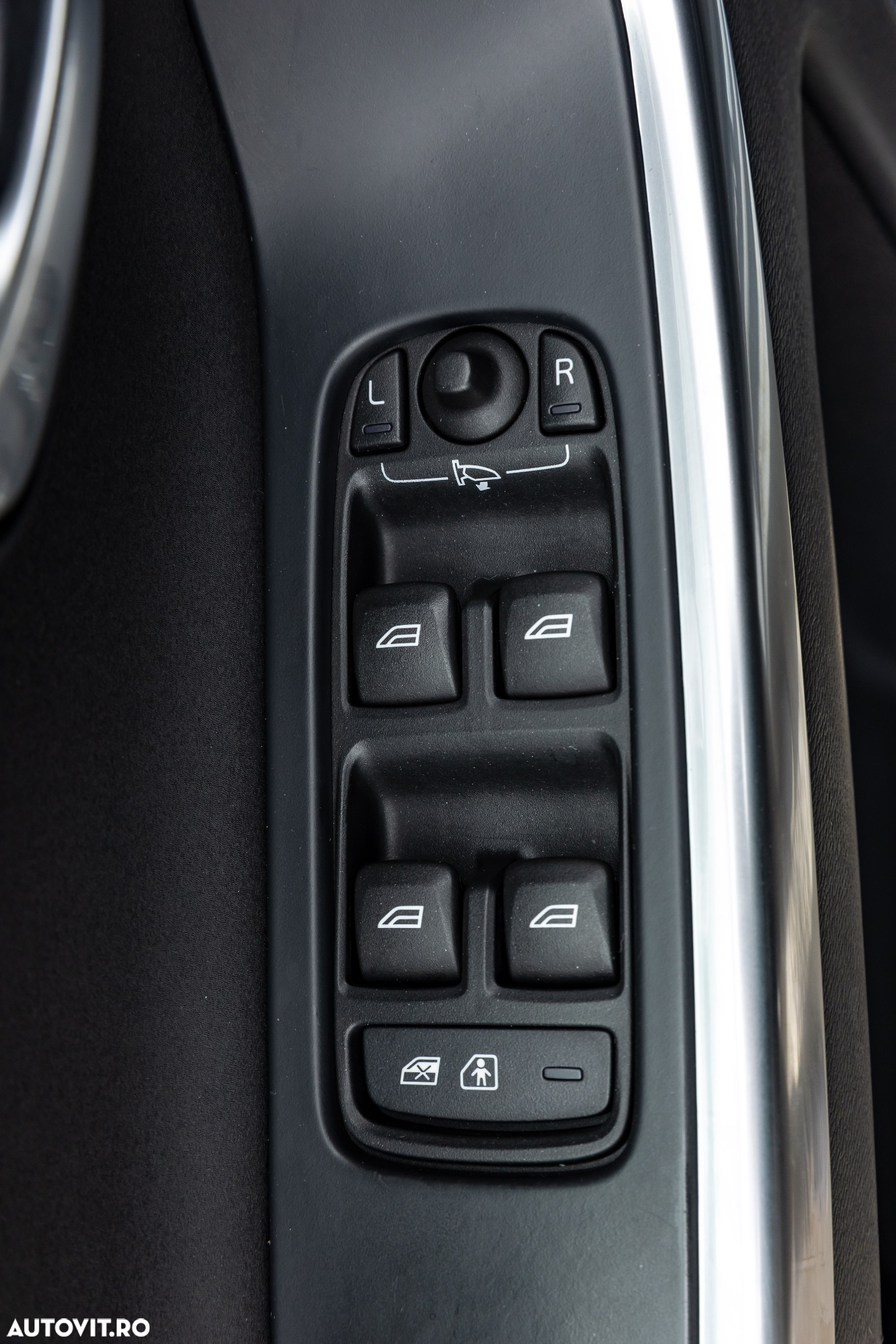 Volvo XC 60 D4 Geartronic Momentum Pro - 18