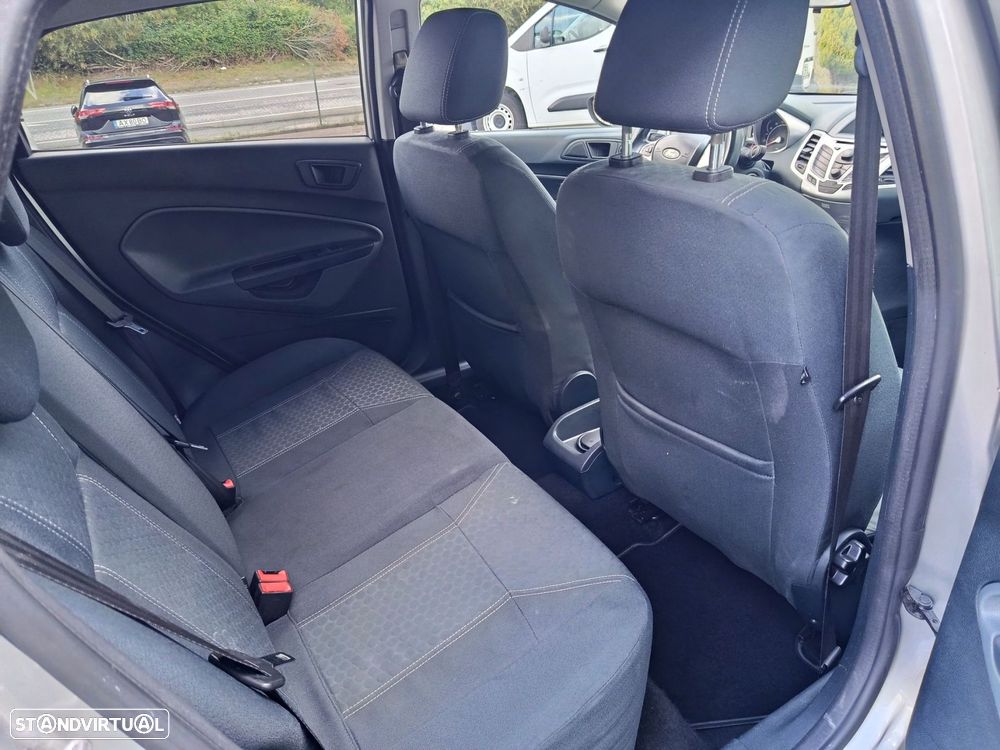 Ford Fiesta 1.4 TDCI Titanium - 37