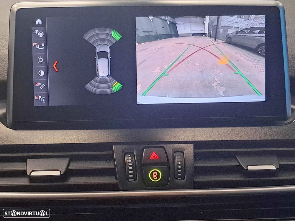 BMW 225xe Active Tourer - 13