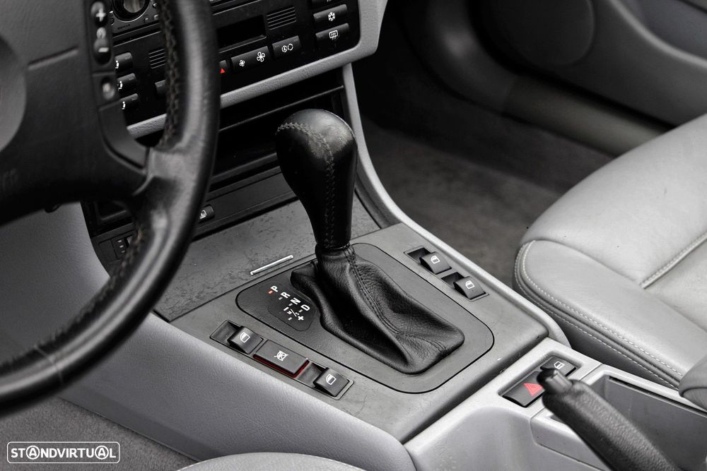 BMW 320 dA Sport - 13