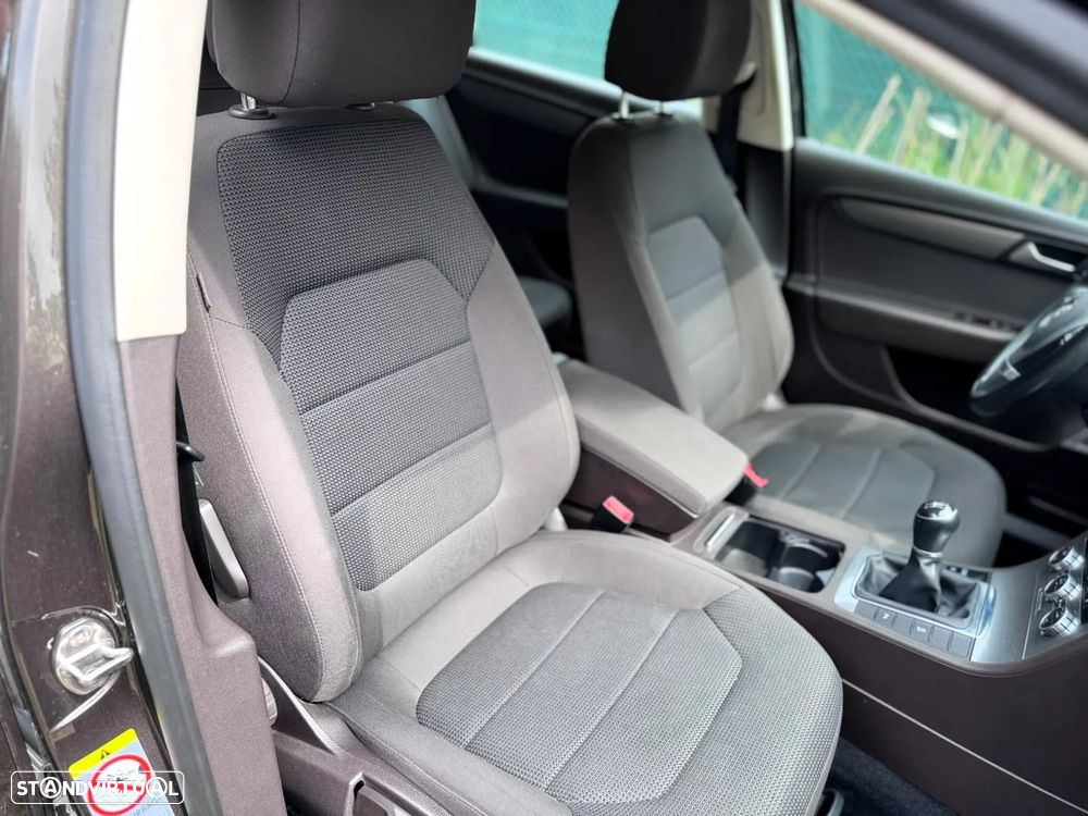 VW Passat Variant 2.0 TDI BlueMotion Comfortline - 41