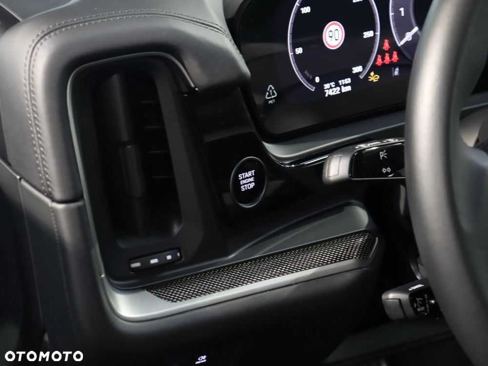 Porsche Cayenne - 21