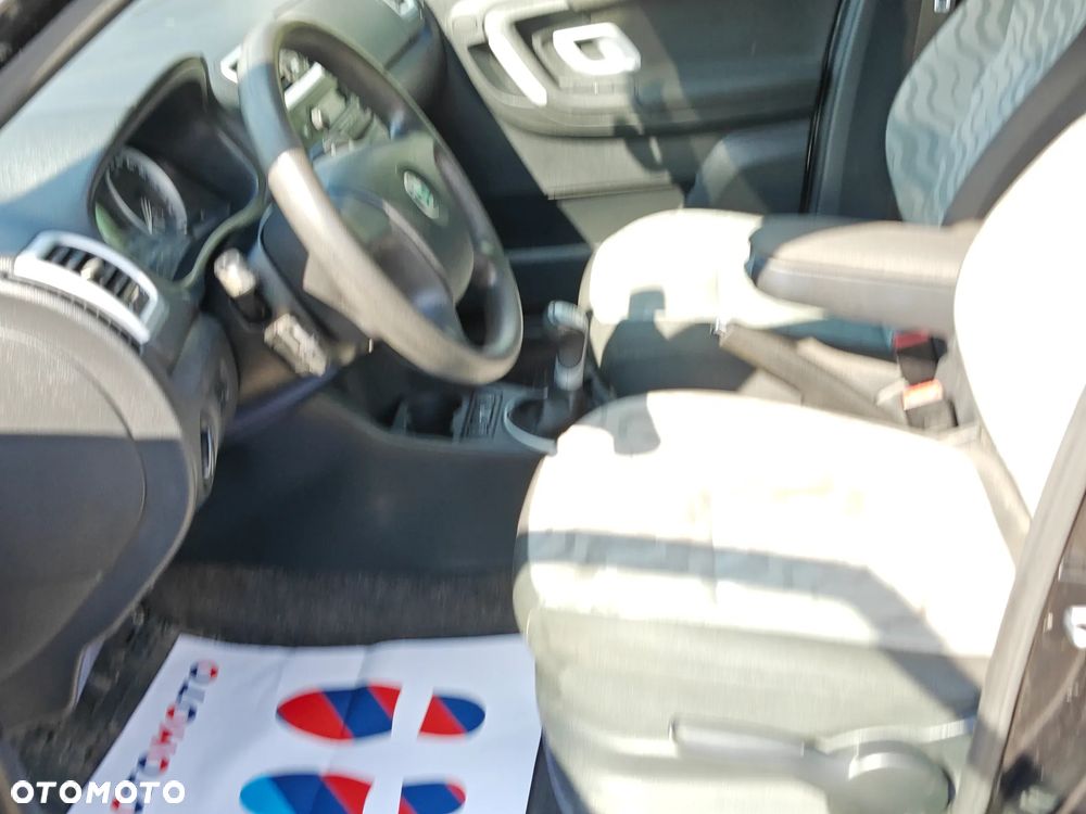 Skoda Roomster 1.2 Style - 10