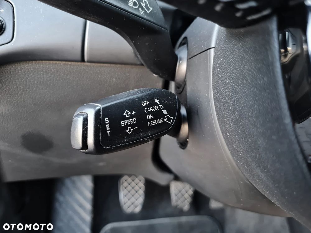 Audi A4 Avant 2.0 TDI DPF clean diesel quattro S line Sportpaket - 29