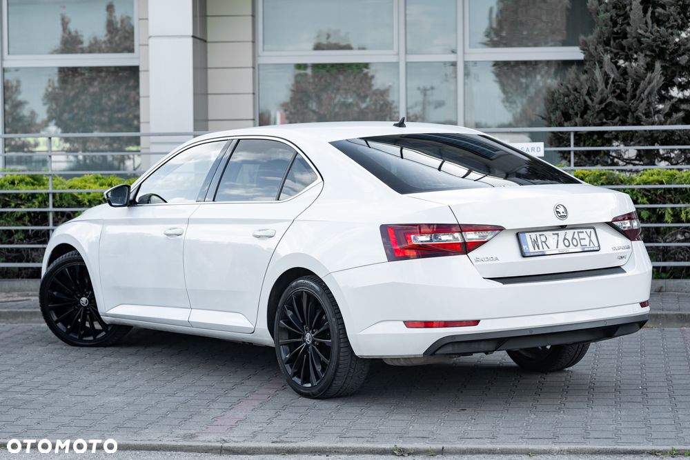 Skoda Superb 2.0 TDI 4x4 DSG L&K - 10
