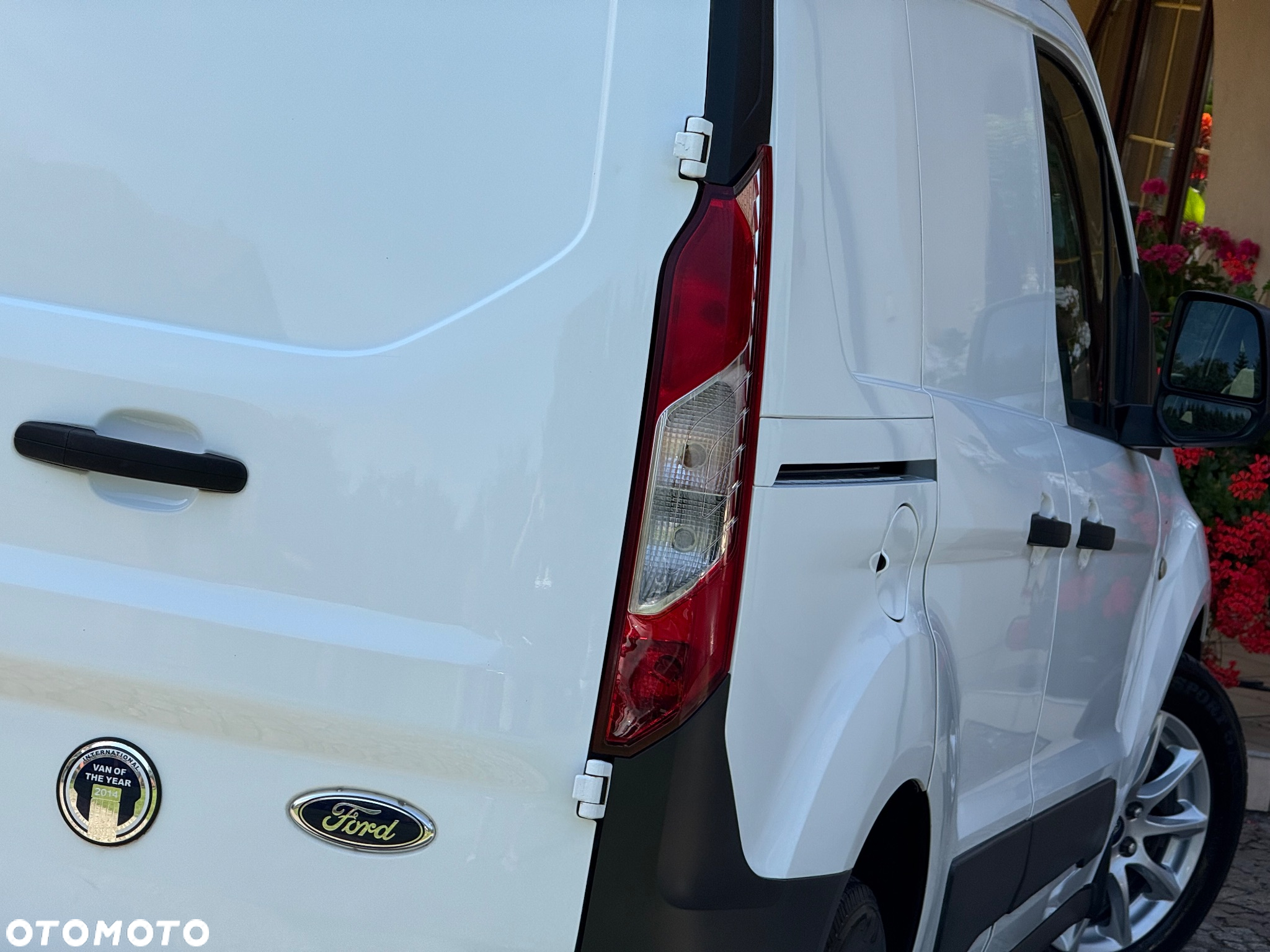 Ford Transit Connect klimatyzacja webasto hak piękny - 11