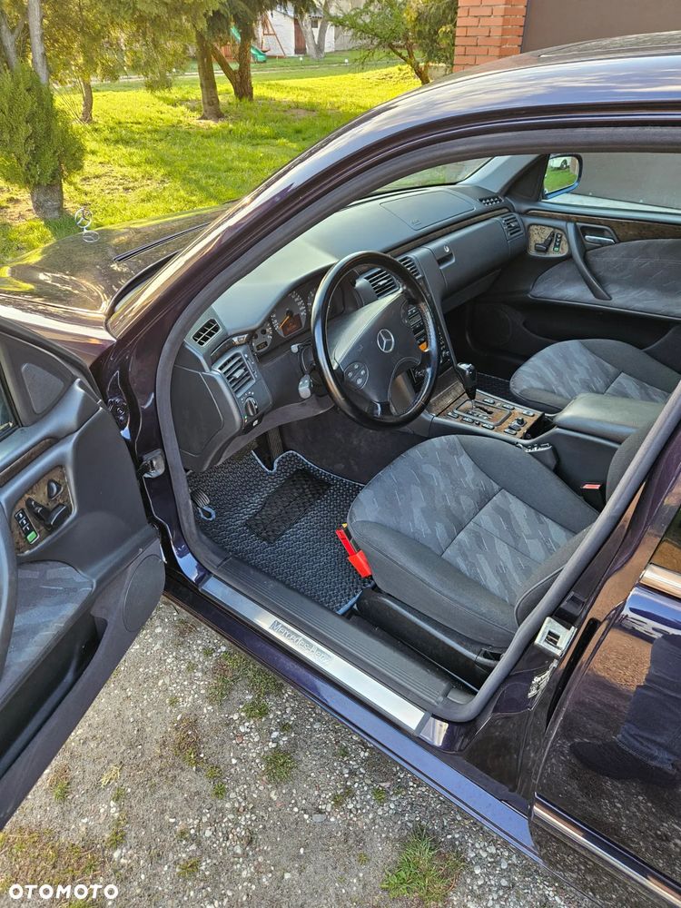 Mercedes-Benz Klasa E 320 T CDI Avantgarde - 7