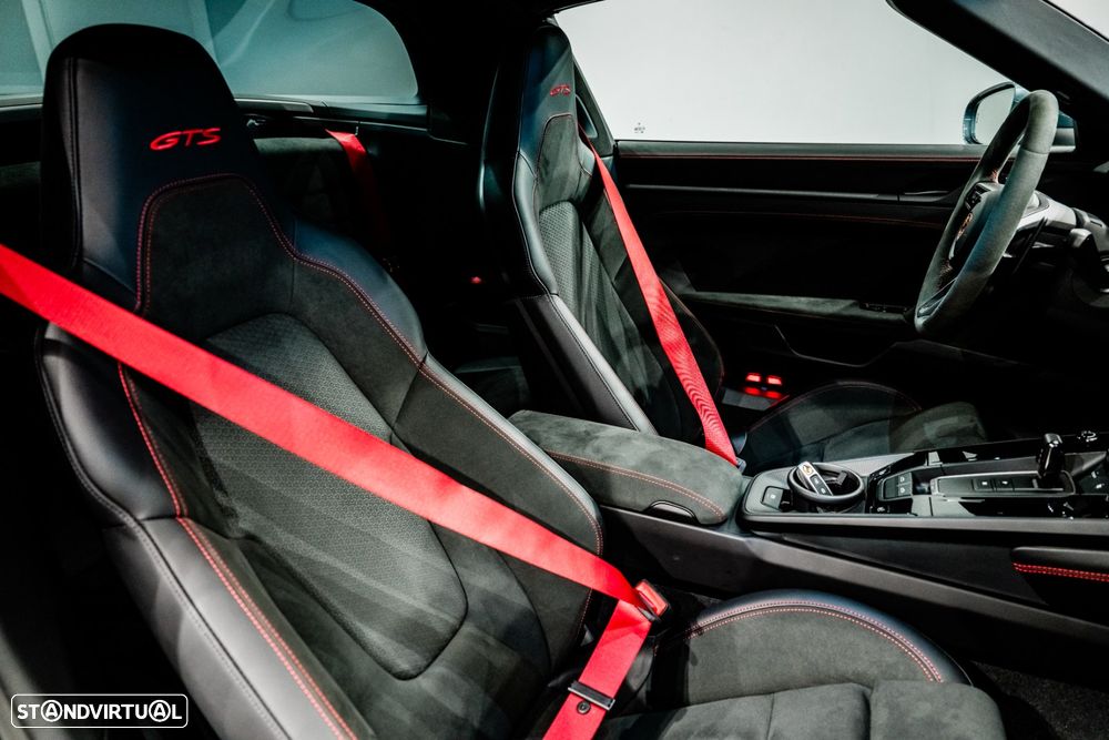 Porsche 911 (992) Targa 4 GTS - 13