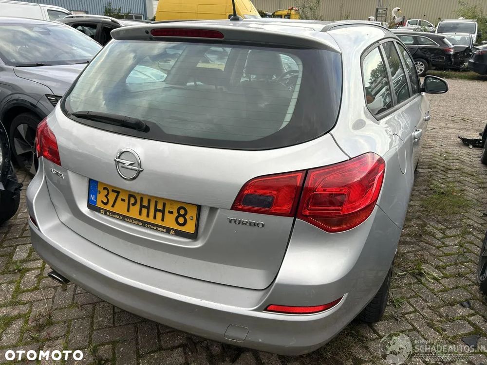 Toyota Auris Hybrid 135 Premium - 26