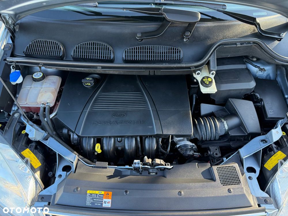 Ford Focus 2.0 16V Ghia - 31