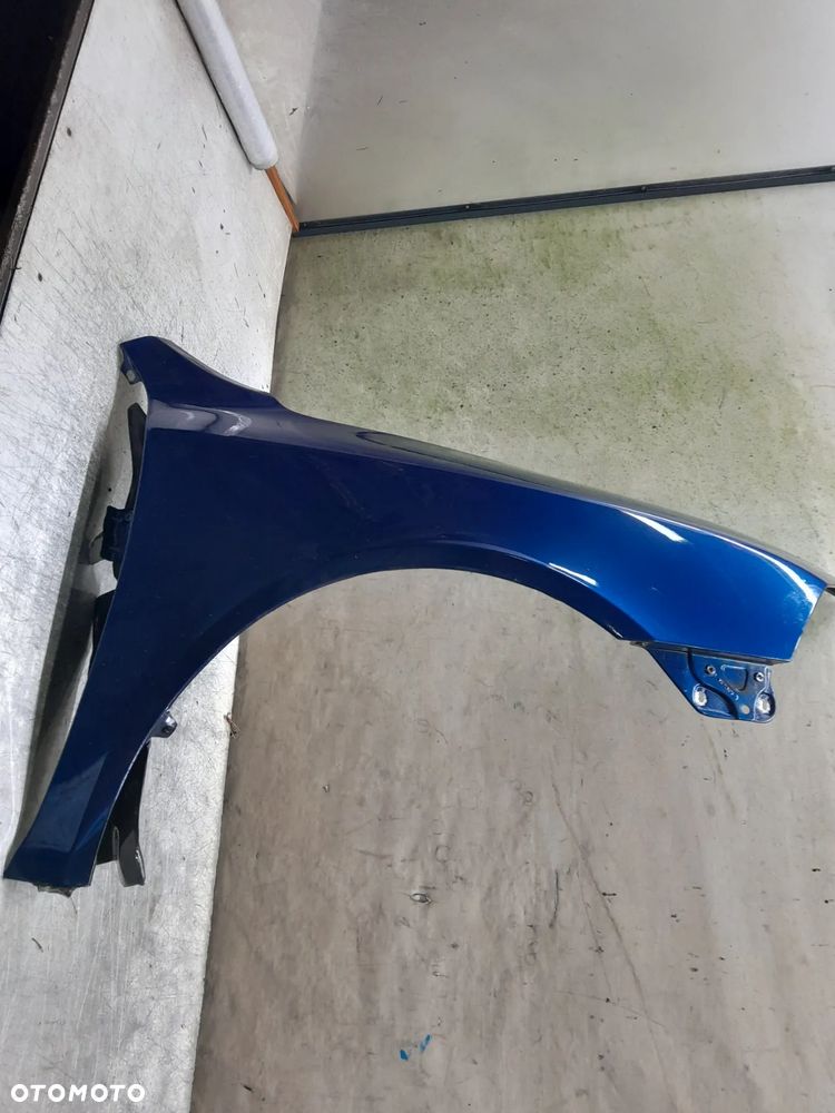 SKODA OCTAVIA II 2 BŁOTNIK PRZÓD PRZEDNI PRAWY 9463 NIEBIESKI - 2