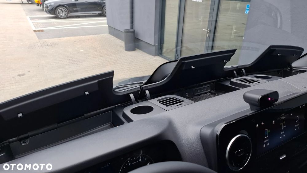Mercedes-Benz Sprinter - 16