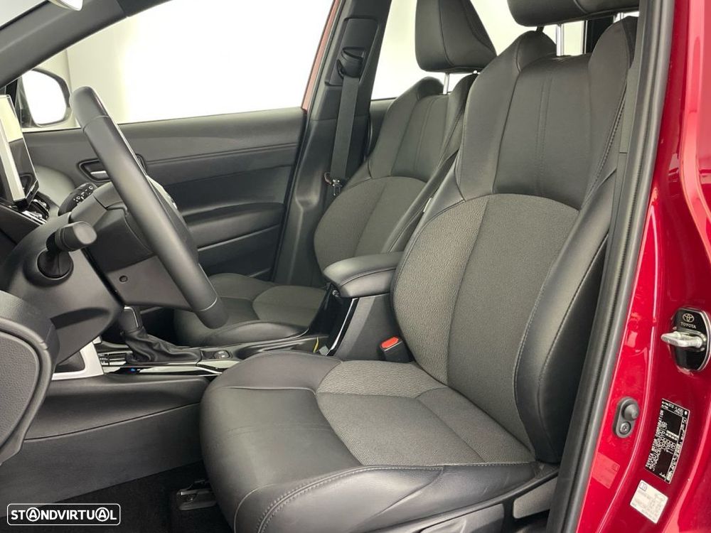 Toyota Corolla Cross 1.8 Hybrid Luxury - 17