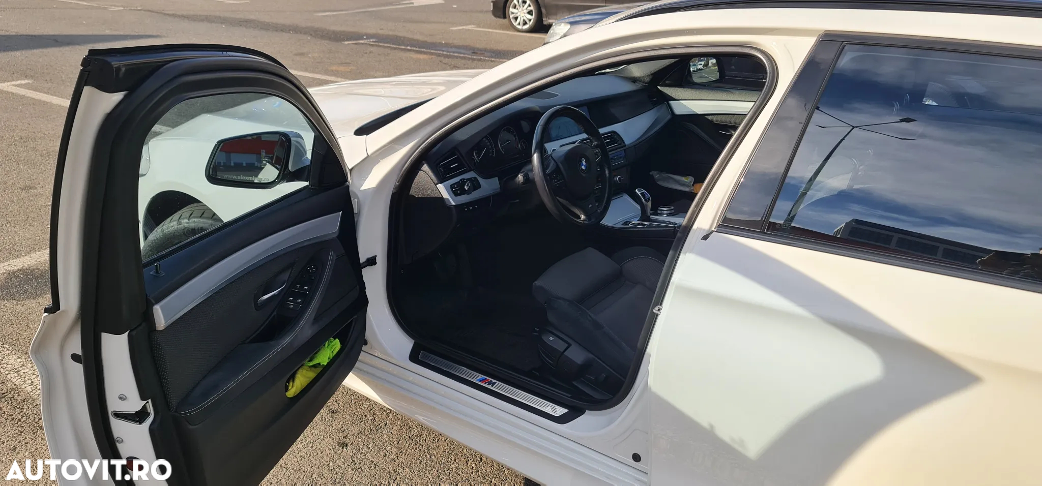 BMW Seria 5 530d xDrive Touring - 10