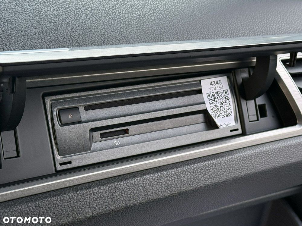 Volkswagen Touran 1.6 TDI SCR DSG IQ.DRIVE - 25