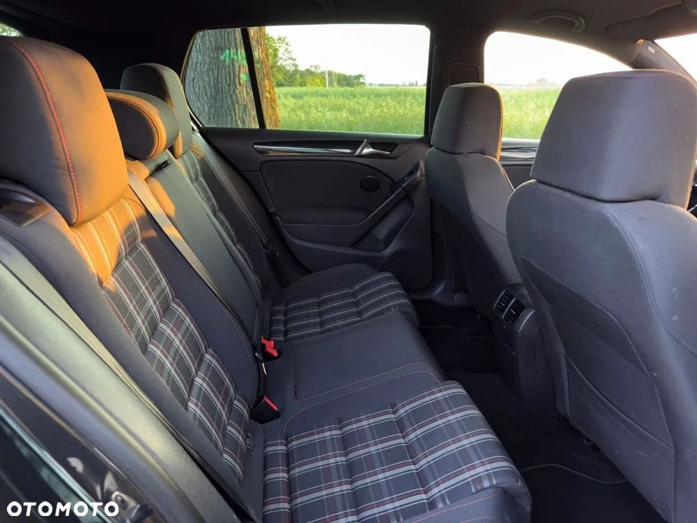 Volkswagen Golf ver-vi-2-0-tsi-gti - 27