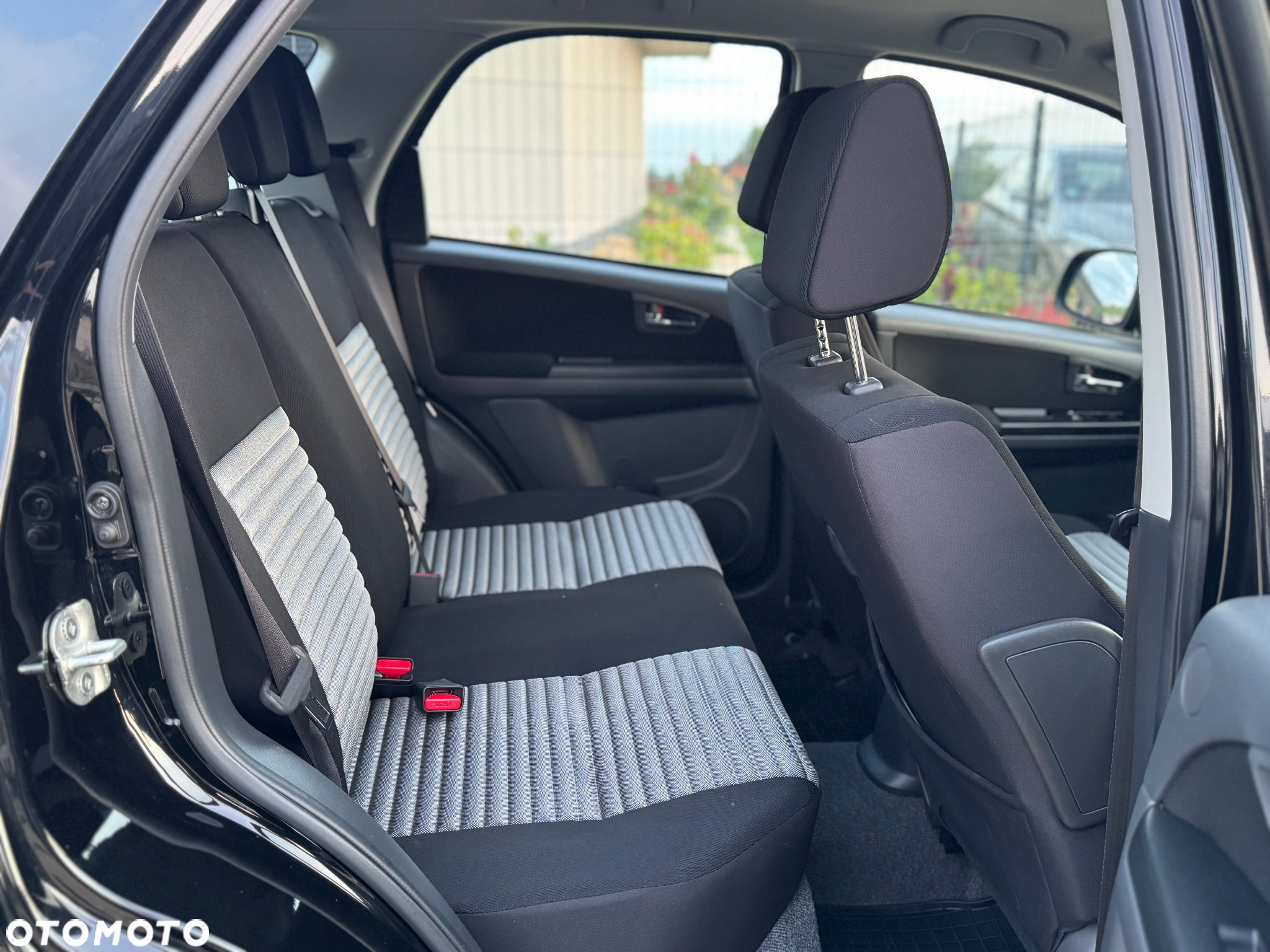 Suzuki SX4 1.6 Comfort Plus - 15