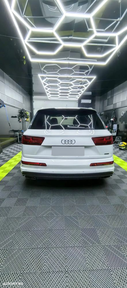 Audi Q7 3.0 ultra TDI Quattro Tiptronic - 4