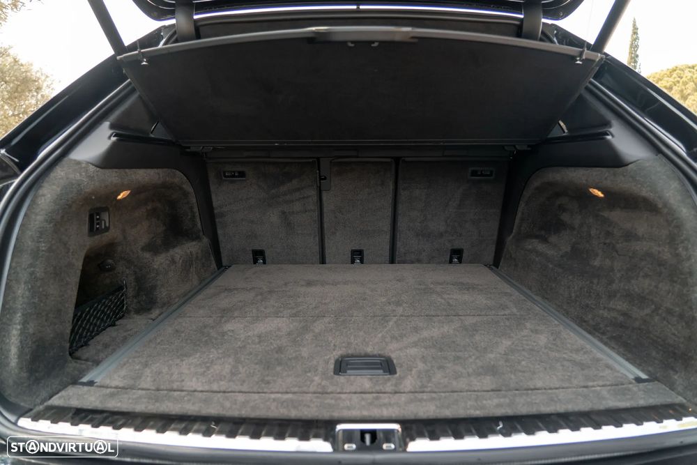 Bentley Bentayga V8 - 27