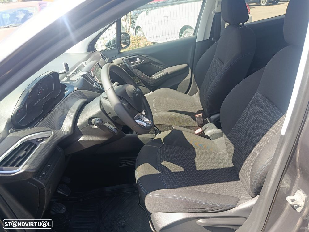 Peugeot 208 1.5 BlueHDi Signature - 15