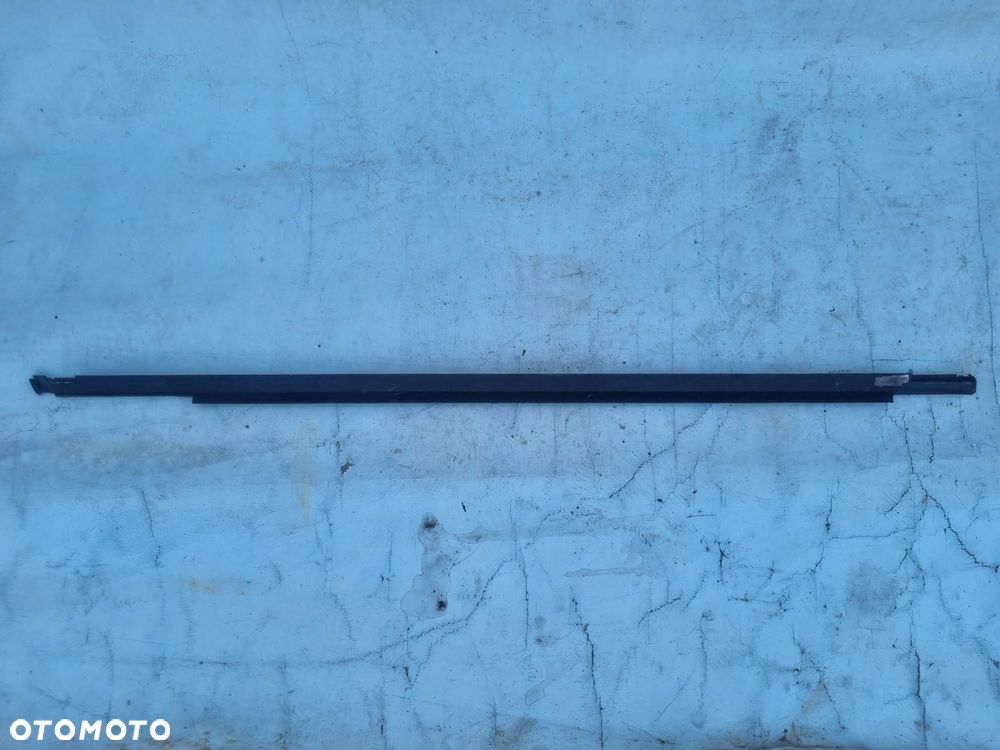 Vw Tiguan 5N0 LIFT listwa zgarniajaca drzwi lewych kierowcy chrom dekor - 2